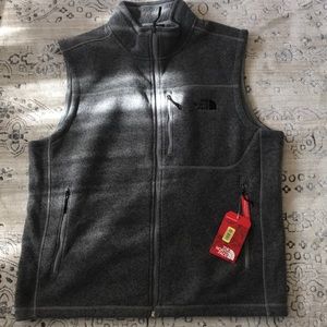 Brand NWT The North Face Vest XL
